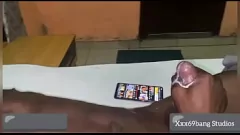 Reproducir Semental nigeriano cachondo con una enorme polla negra follando y corriéndose duro en porno amateur