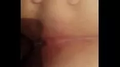 Jouer Il met toute sa bite dans son petit cul