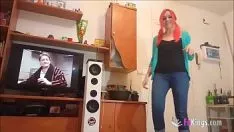 Jouer Vuole che tu la guardi attentamente mentre si masturba