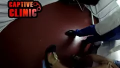Reproducir Detrás de escena con la adolescente latina Sandra Chapelle: El examen médico salió mal - Bondage Clinic