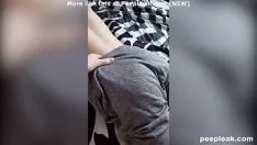 Afspelen Ze wordt wakker met haar stiefzus over hem heen en vraagt ​​haar om zijn pik te zuigen