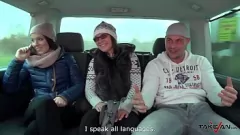 Redare Bruneta nu poate rezista la sesiunea publică de dracu cu furgoneta