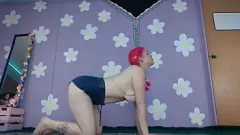 Oynat NIP Slip Flashes ile Delmiş MILF'in Sıcak Yoga Seansı