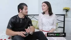 Redare Surpriză Stepsbling: Maddie Winters primește o pula de Valentine de la fratele ei vitreg
