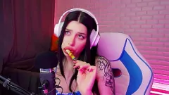 Reproducir ASMR disparadores húmedos: sonidos de lame y chupando de Haze Haze