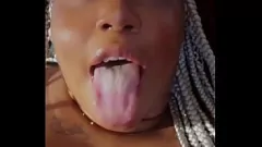 Oynat Ebony Milf Blackvelvet'in ıslak ve sulu kedi creampie fantezi